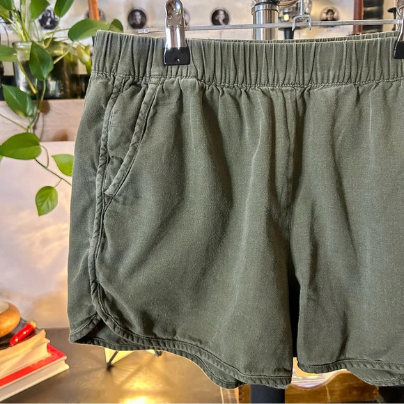 Madewell Elastic Stretch Pull-On Camp Shorts - Picture 4 of 9